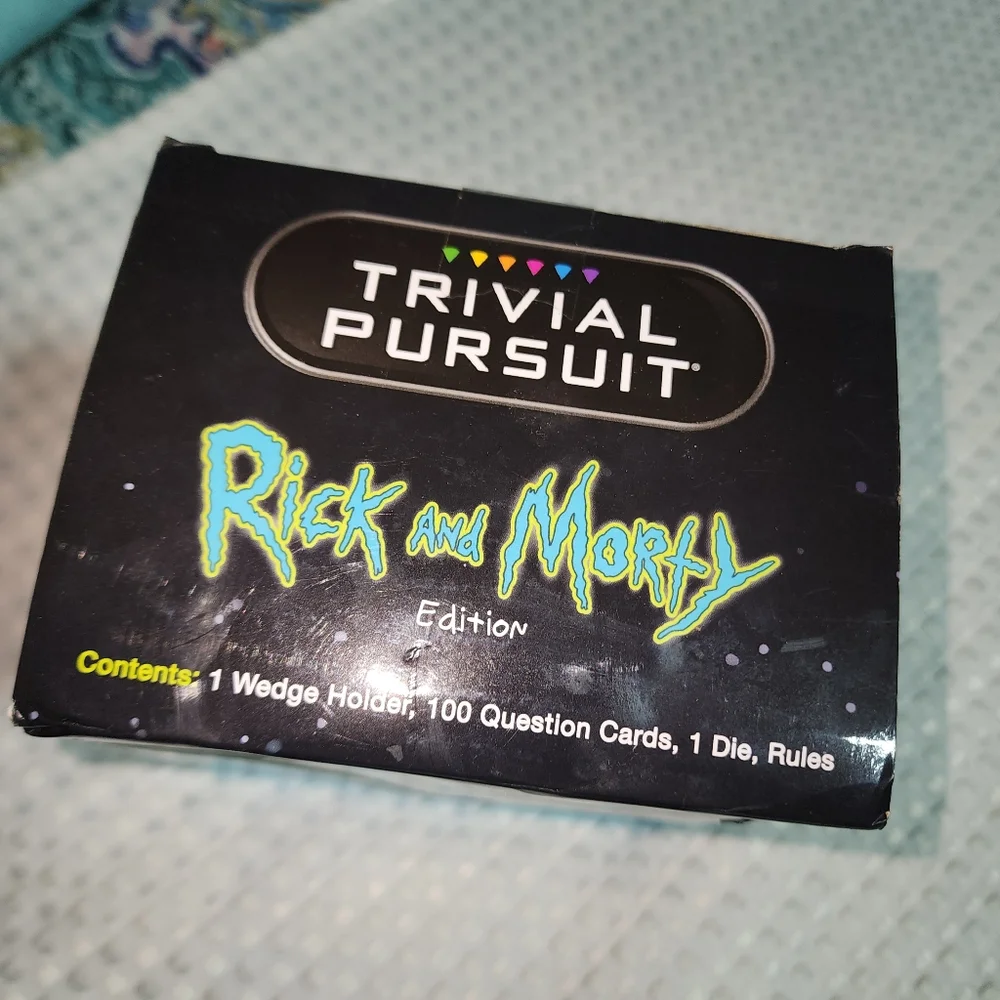 TRIVIAL PURSUIT NWT RICK and MORTY GREEN WEDGE GAME